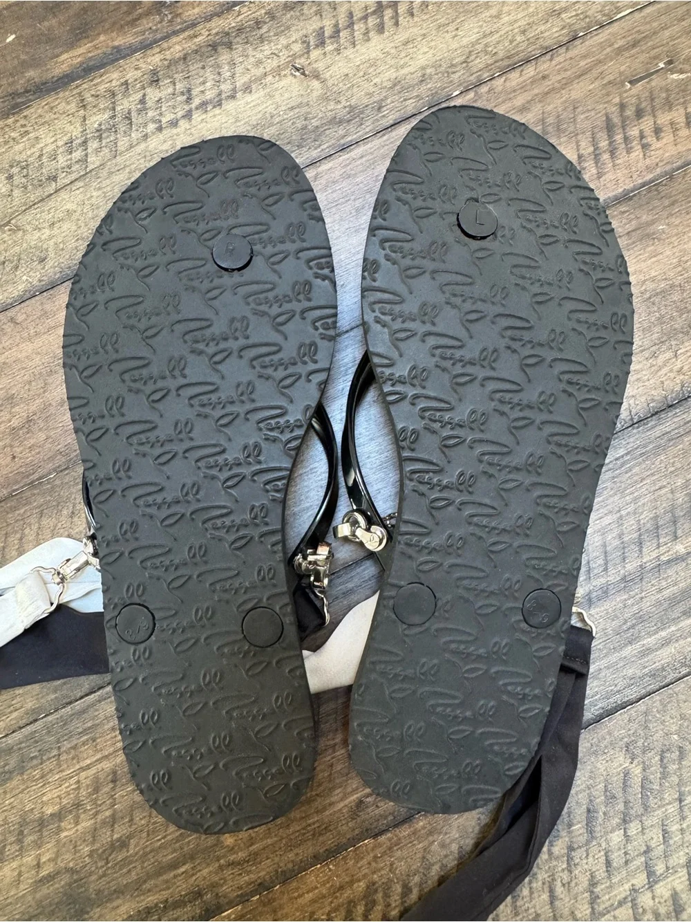 Peggell | 8-9 Glamflips Silk Strap Charm Flip Flops